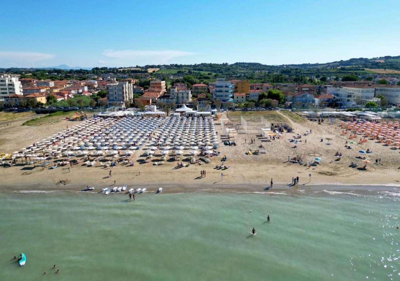 Hotel Sayonara Senigallia Exterior photo