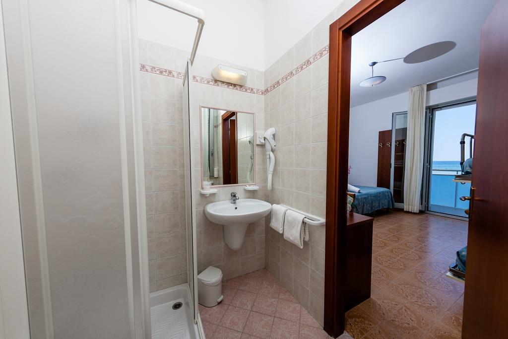 Hotel Sayonara Senigallia Room photo