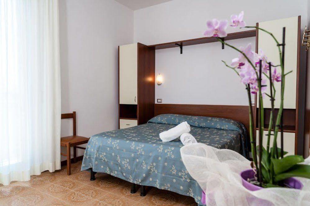 Hotel Sayonara Senigallia Exterior photo